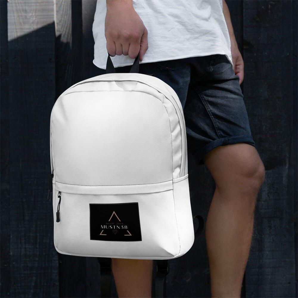 Weißer Rucksack von Mustn38, idealer Alltagsrucksack mit Laptopfach für Schule und Büro.